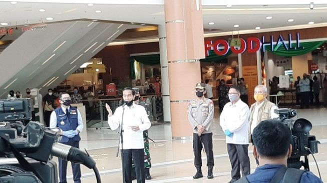 Di Mal Summarecon, Jokowi: Kita Menuju Sebuah Tatanan Baru