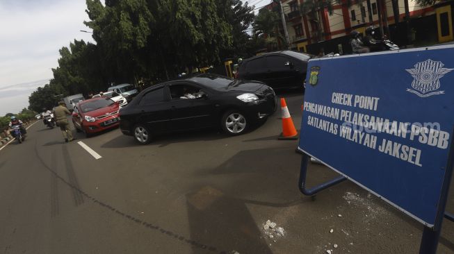 Dear Warga Jakarta, Anies Ingatkan Bisa Hentikan Transisi New Normal Lho