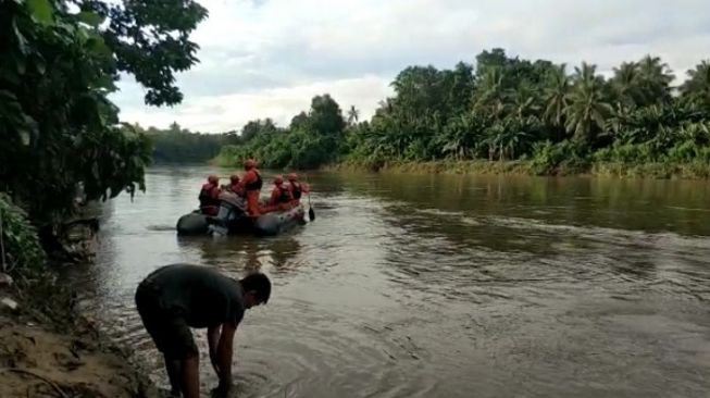 Polisi Bubarkan Praktek Perjudian Sabung Ayam di Polman, Tiga Warga Hilang