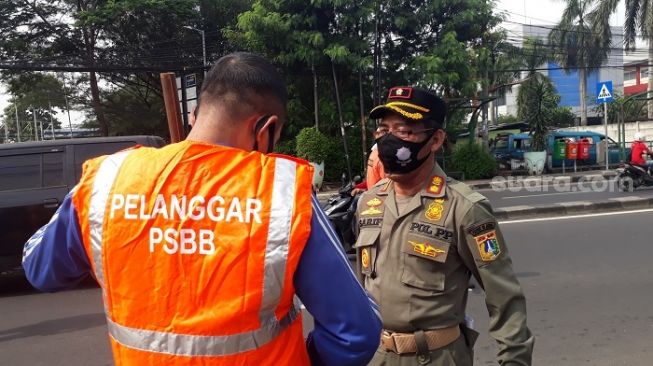 Peti Mati Corona di Kantor Camat,  Jabar Perpanjang PSBB Sampai 14 Juni