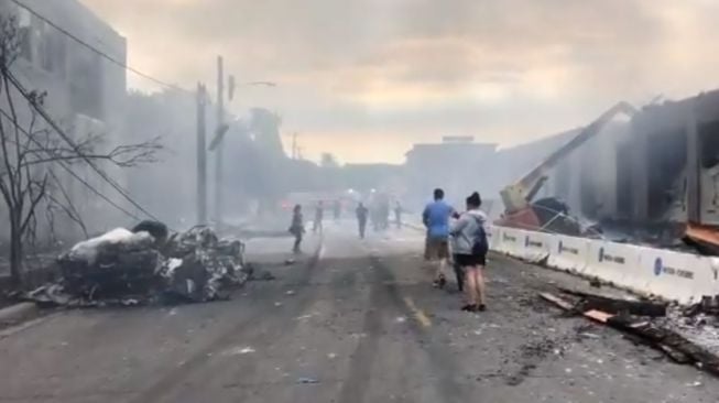 Sejumlah bagian Minneapolis, Amerika Serikat, hebat terbakar sejak Kamis (28/5/2020) pagi, setelah warga setempat turun ke jalan memprotes kematian George Floyd. [Twitter]