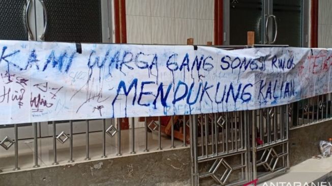 Tak Punya WC, Keluarga ODP Corona di Tambora Diungsikan Warga ke Musala