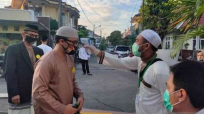 Bekasi Izinkan Warga Beribadah Berjamaah, Dimulai Salat Jumat Hari Ini