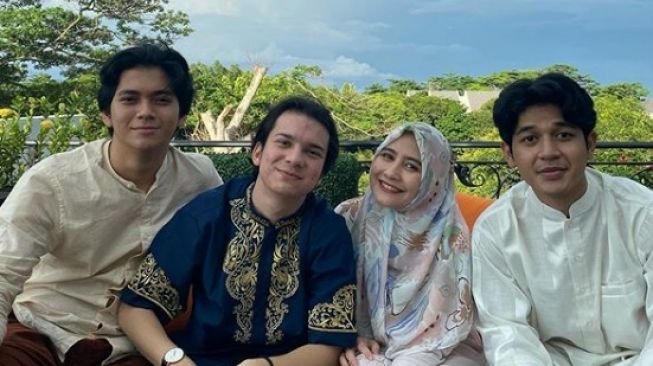 Prilly Latuconsina 'Pacaran' dengan 3 Cowok Ini, Bagi Waktu Biar Tak Iri