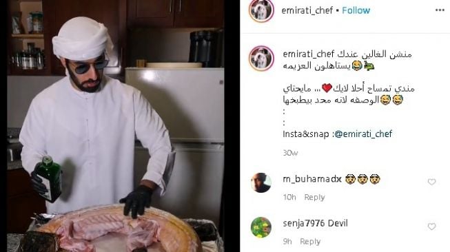 Aksi memasak Ahmed Darweesh. (Instagram)