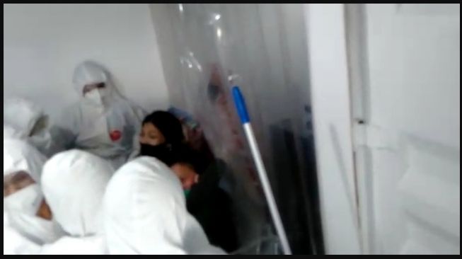 Viral Keluarga Pasien Diseret Petugas Covid-19 dari Kamar Jenazah, Begini Klarifikasi Pihak Rumah Sakit