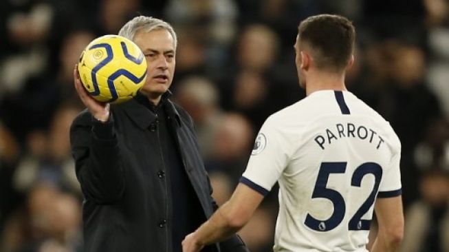 Operasi Usus Buntu, Parrott Bakal Absen di Laga Tottenham Vs Man United