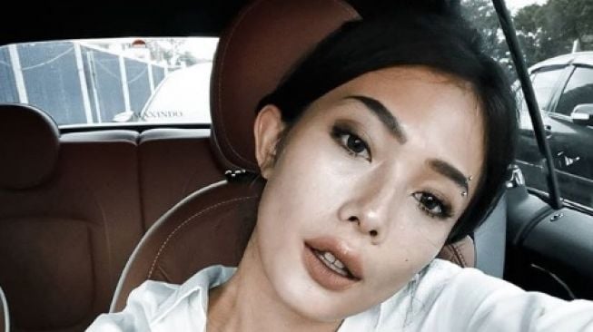 Nabila Putri Akhirnya Pamer Potret Suami, Nyesal Nggak Nikah dari Dulu