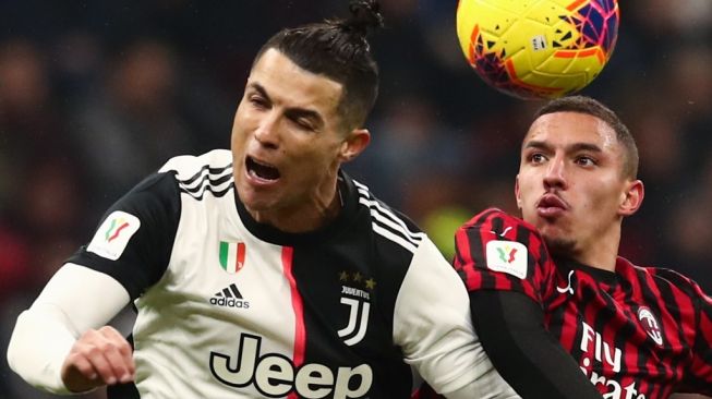 Patuhi Ajaran Islam, Gelandang AC Milan Tak Mau Selfie dengan Cristiano Ronaldo