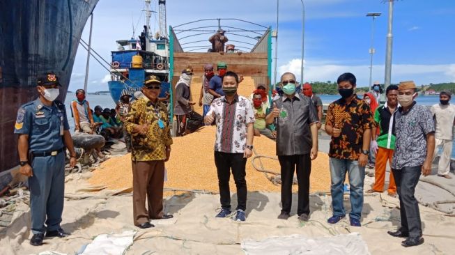 Bupati Darwis Dukung Penuh Pengiriman 4000 Ton Jagung Boalemo ke Jakarta