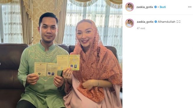 Zaskia Gotik dan suaminya, Sirajuddin Mahmud.[Instagram/ @zaskia_gotix]