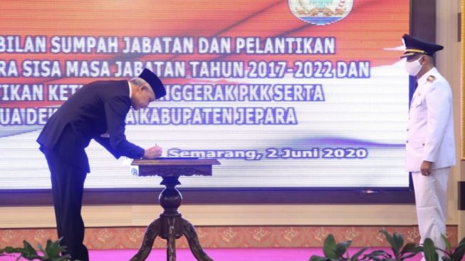 Gubernur Jateng  Minta Bupati Jepara Perbaiki Data Masyarakat