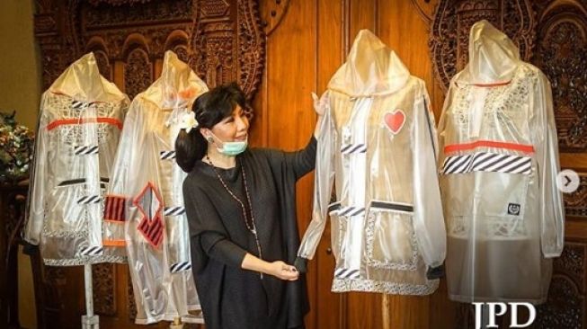 Tetap Aman dan Gaya dengan Jaket Pelindung Diri Karya Anne Avantie