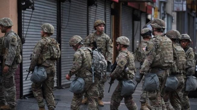 Tentara AS dikerahkan untuk menjaga keamanan. [AFP]