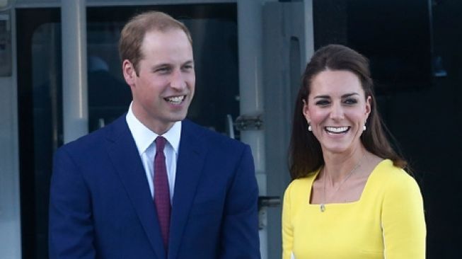 Kate Middleton mengenakan gaun mahal berwarna kuning. (Dok. Hello Magazine)