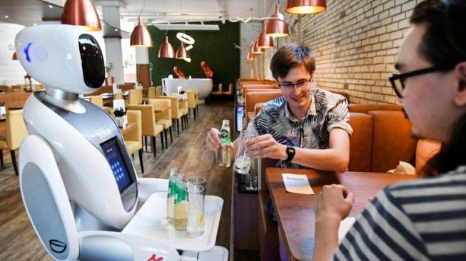 Kurangi Kontak Fisik Manusia Akibat Covid-19, Restoran Ini Pekerjakan Robot