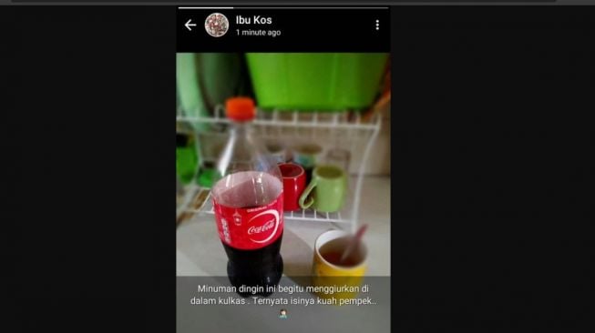 Minuman Coca-Cola ternyata cuko pempek. (Twitter/@txtdariibukos)