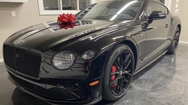 Bentley Continental GT Mulliner [Instagram: @floydmayweather].