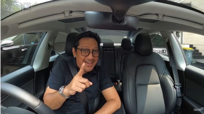 Andre Taulany Antarkan Tesla Rp2,6 Miliar ke Anang,  Ini Spek Baterainya