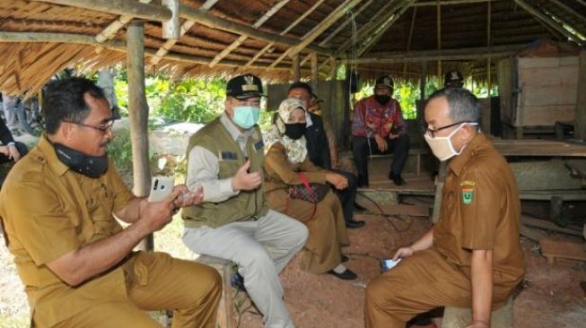 Guru dan Murid Tak Punya Smartphone, Belajar Daring Terkendala di Siberut