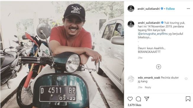 Kang Tisna bareng Vespa ijo (Instagram-andri_sulistiandri)