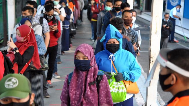 Penumpang KRL Menumpuk, Depok Usulkan Pengaturan Jam Kerja Pegawai