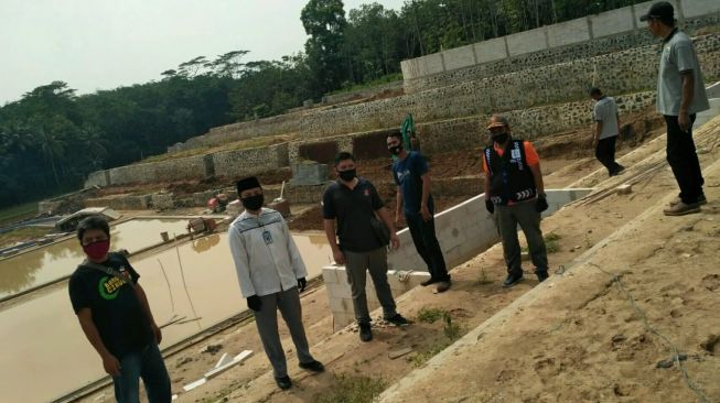 Aparat Tindak Tegas Proyek Kolam Renang di Cikulur Lebak