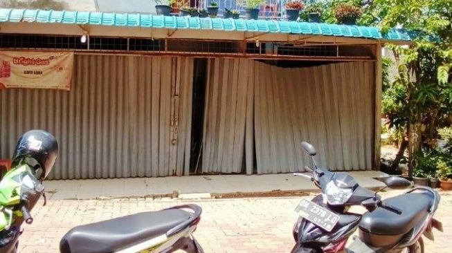 Rumah Bos Air Isi Ulang Dirusak Massa karena Diduga Cabuli Anak Gadis