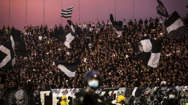 Minim Protokol Kesehatan, 16.000 Penonton Banjiri Stadion Partizan