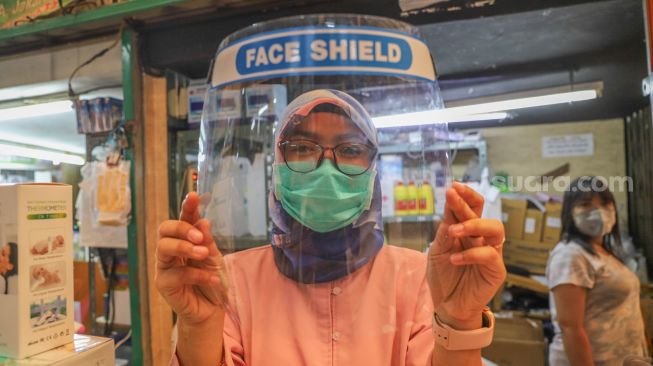 Studi Inggris: Pakai Face Shield Tidak Bermanfaat Kurangi Risiko Infeksi Covid-19