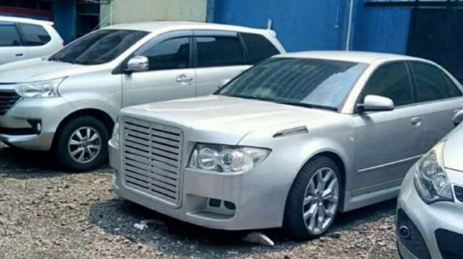 Rolls-Royce yang bikin Raffi Ahmad geli (Instagram-indoricereborn)