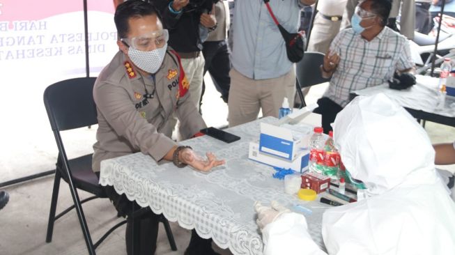 Ratusan Anggota Polresta Tangerang Jalani Rapid Test, Ini Hasilnya