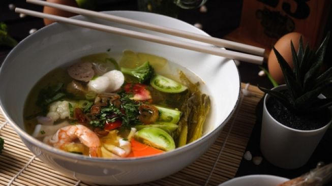 Bikin Resep Sop Kimlo Yuk, Kuahnya Segar Banget