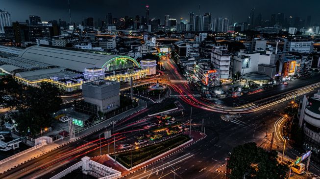 Pemandangan Malam Kota Bangkok. (Pixabay/Tik_Pitak)