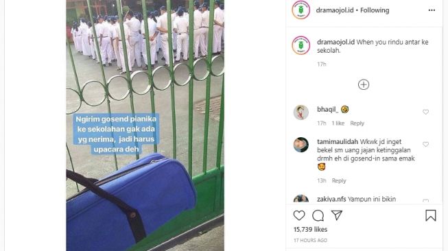 Kocak! Antar Pesanan ke Sekolah, Driver Ojol Malah jadi Ikut Upacara