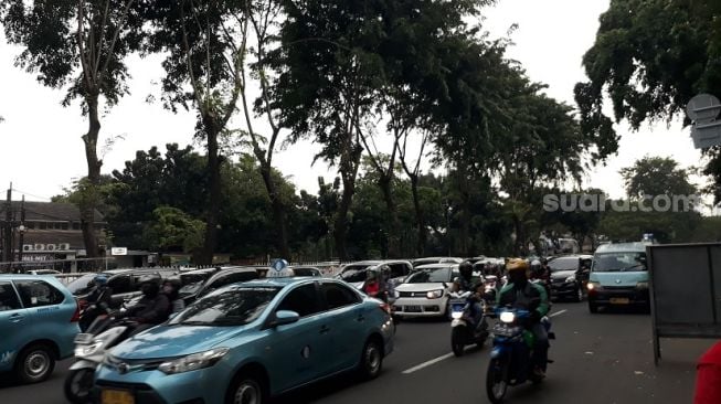 Kokas Kembali Dibuka, Arus Lalu Lintas di Depan Mal Tersendat Sore Ini