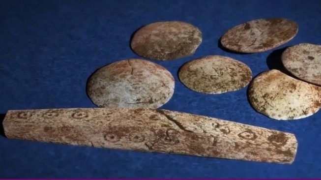 Sa;ah satu permainan kuno zaman Romawi Kuno yang bisa jadi menjadi cikal bakal permainan "meja raja" bangsa Viking [Bergen University Museum via Science Alert].