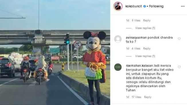 Korban PHK Jadi Boneka Badut di Pinggir Jalan, Video Aksinya Bikin Terenyuh