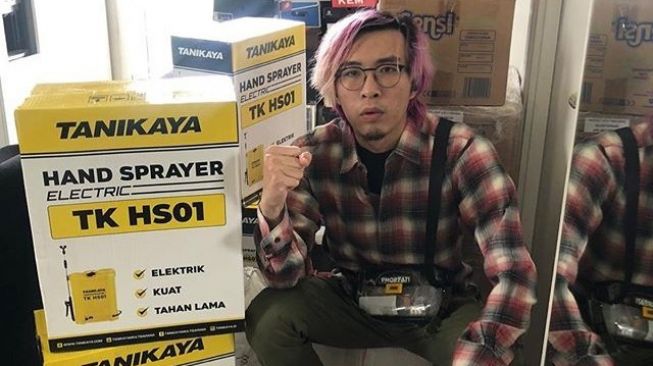 Kontroversi Holywings, dr.Tirta ikut nongkrong kala pandemi?