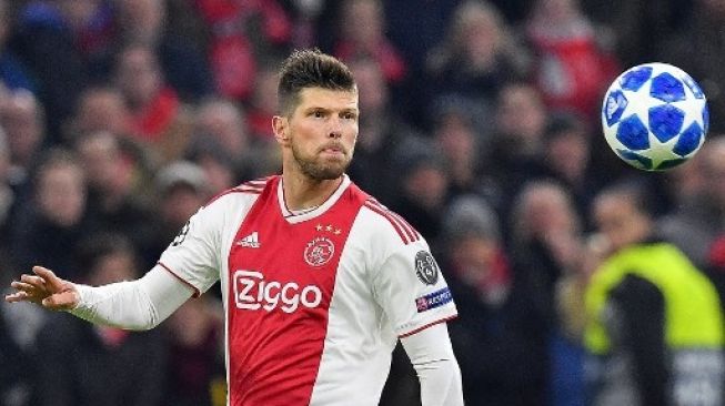 Ajax Perpanjang Kontrak Klaas Jan Huntelaar Satu Musim Lagi