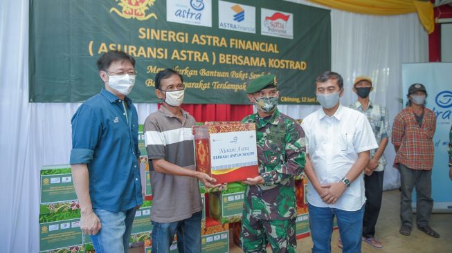 Seribu Paket Sembako, Sinergi Asuransi Astra dan Kostrad Atasi Covid-19