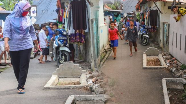 Deretan Fakta soal Kuburan di Pinggir Jalan Gang Pisangan Timur Jaktim