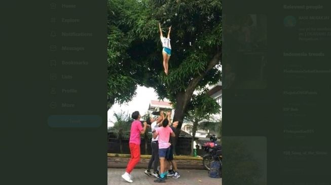 Bikin Iri, Tim Cheerleader Ini Gunakan Kemampuannya Untuk Hal Tak Terduga