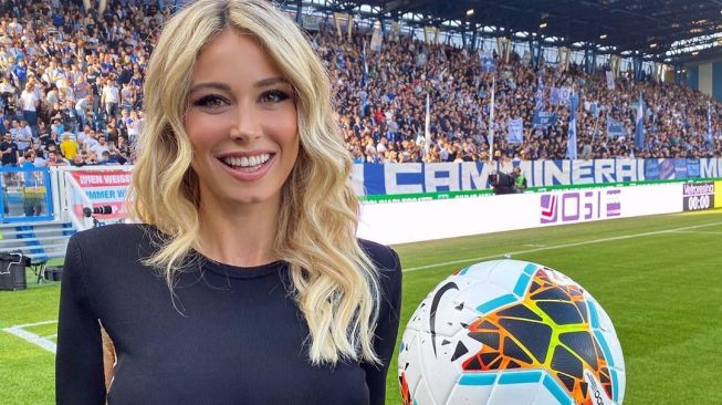 5 Hits Bola: Presenter Cantik Liga Italia Pamerkan Foto Seksi Menggoda