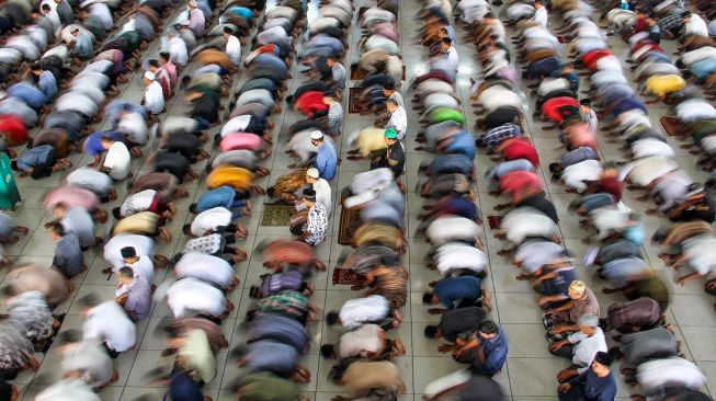 Ustaz Hilmi Sebut Teks Khotbah Jumat Bikin Jamaah Pulas Tidur di Masjid