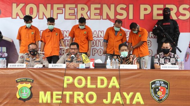 Polisi Tangkap 12 Kawanan Perampok Spesialis Nasabah Bank, Tiga Tewas Didor