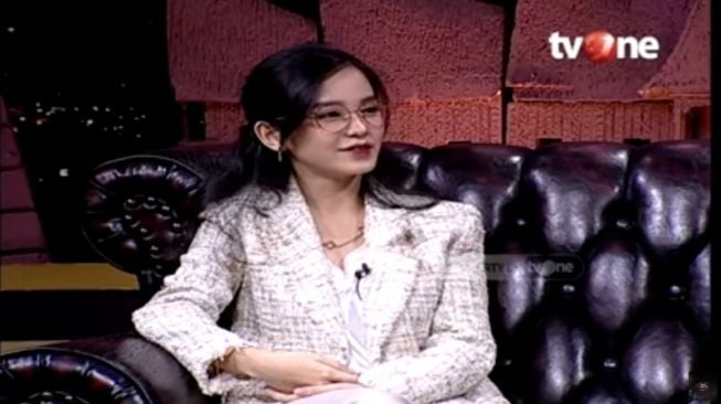 Hakim 'cantik' Leanna Leonardo. (YouTube/Talk Show tvOne)