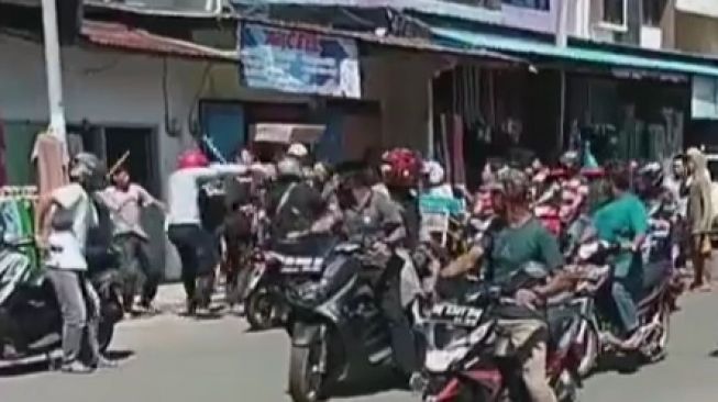 Heboh! Petugas Dishub Dikeroyok Rombongan Pengantar Jenazah di Sulsel