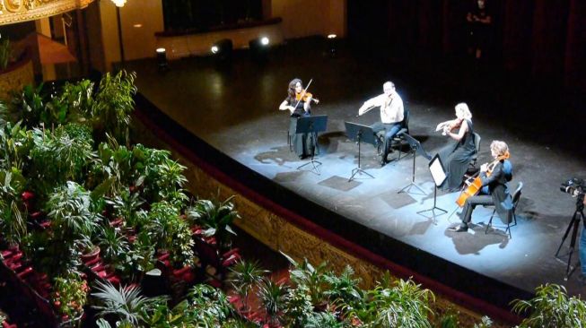 Ribuan Tanaman Hias Jadi Penonton Konser di Gedung Opera Liceu Barcelona