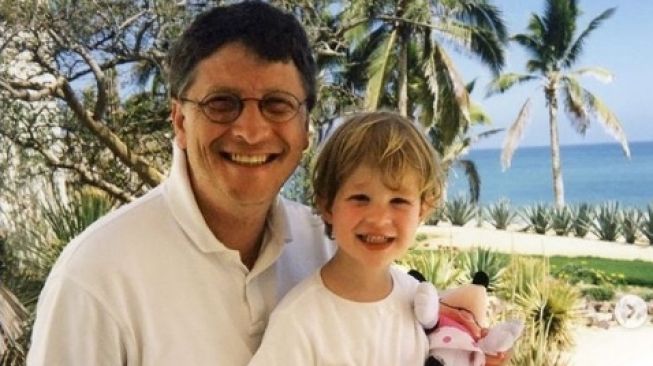 Bill Gates Jadi Penyiar Podcast